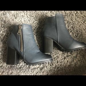 Heeled boots